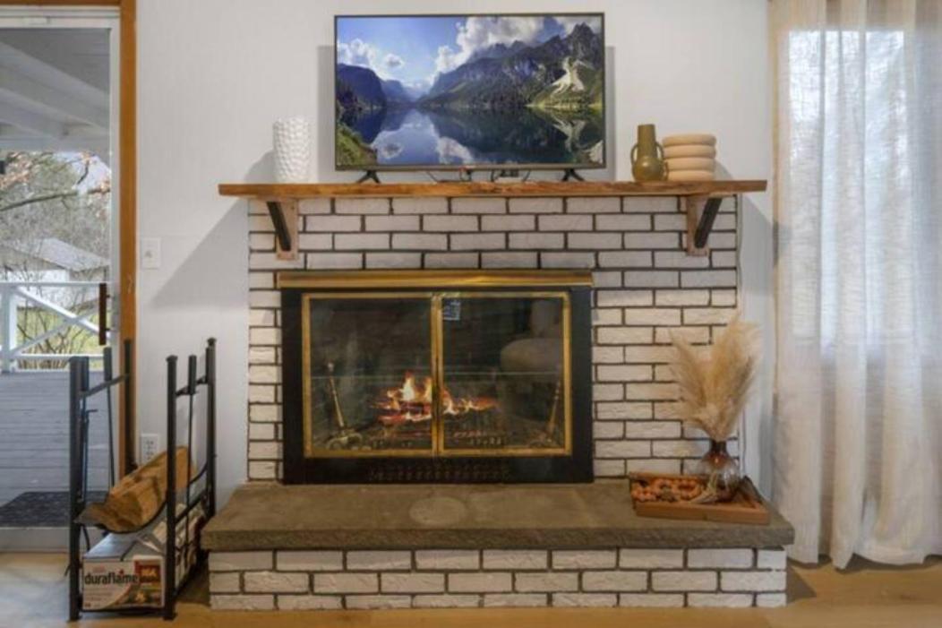 Cayuga Bungalow On Lake—Sleeps 13—Outdoor Firepit Lansing Екстериор снимка